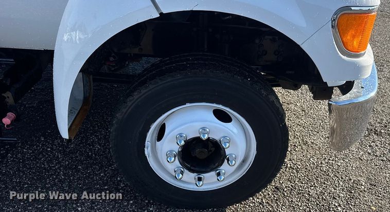 image for item NU9687 2013 Ford F650 Super Duty box truck