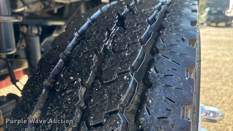 image for item NU9687 2013 Ford F650 Super Duty box truck