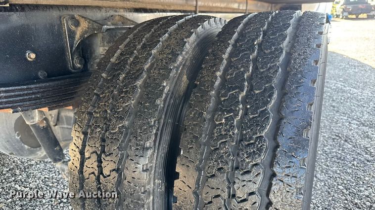 image for item NU9687 2013 Ford F650 Super Duty box truck