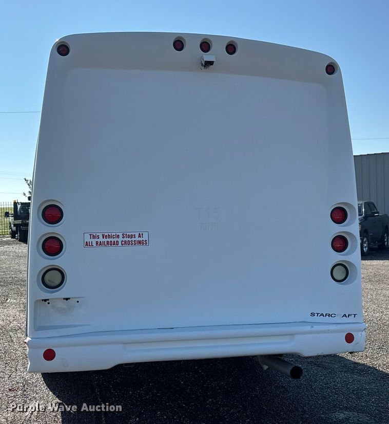 image for item NU9689 2007 Ford E350 Super Duty shuttle bus