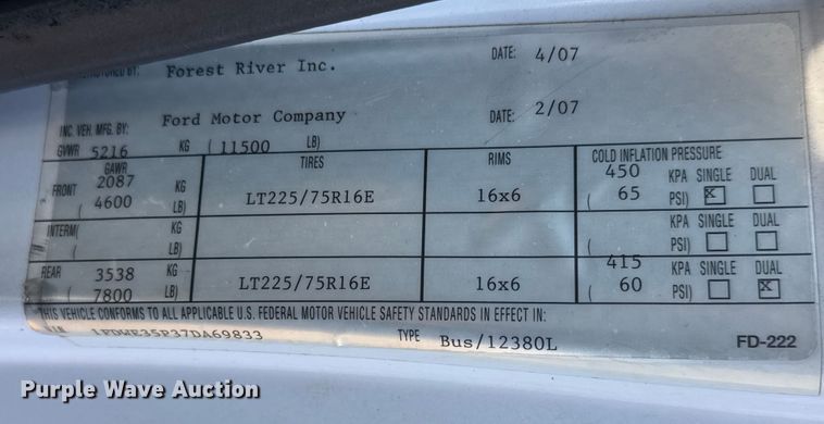 image for item NU9689 2007 Ford E350 Super Duty shuttle bus