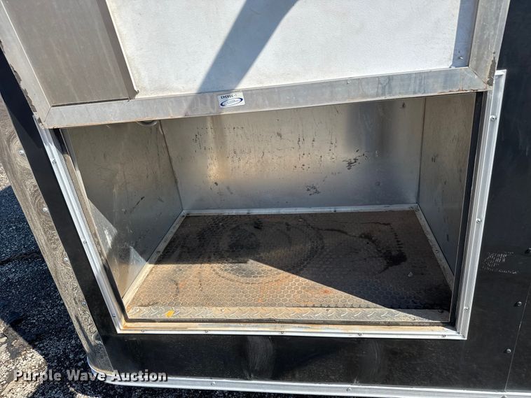 image for item NU9692 2014 Auto Mate Enclosed cargo trailer