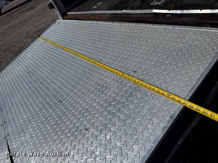 image for item NU9692 2014 Auto Mate Enclosed cargo trailer