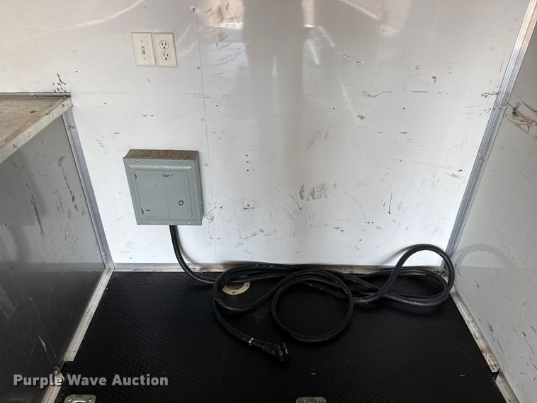 image for item NU9692 2014 Auto Mate Enclosed cargo trailer