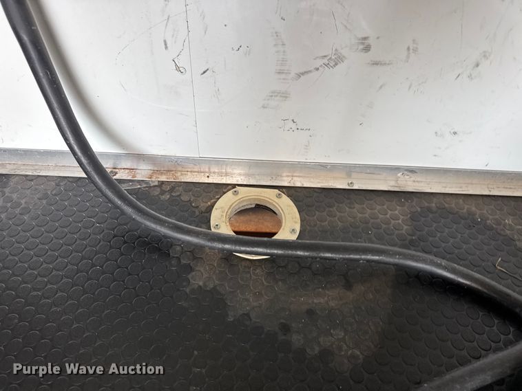 image for item NU9692 2014 Auto Mate Enclosed cargo trailer