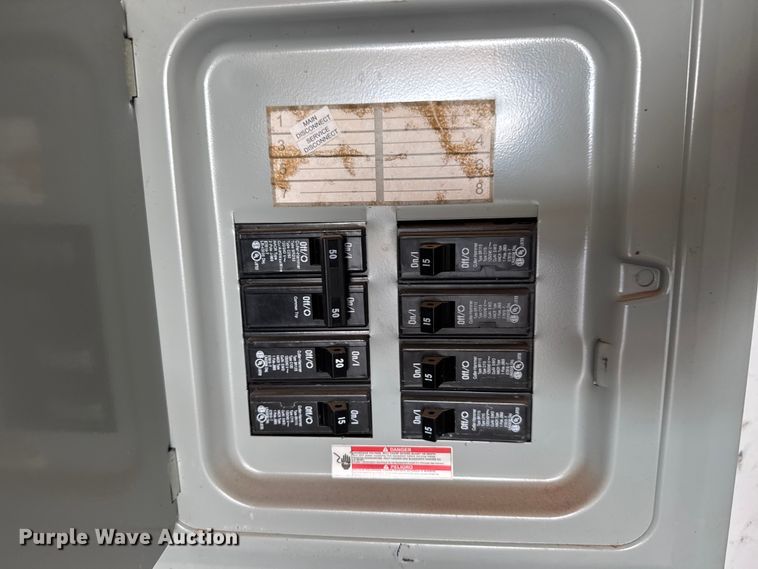 image for item NU9692 2014 Auto Mate Enclosed cargo trailer