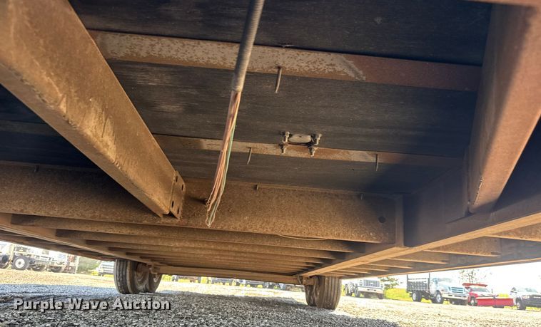 image for item NU9692 2014 Auto Mate Enclosed cargo trailer