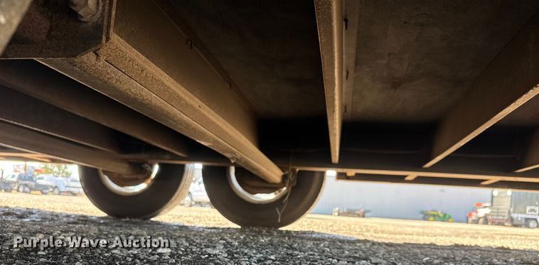 image for item NU9692 2014 Auto Mate Enclosed cargo trailer