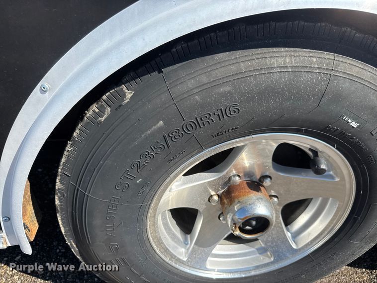 image for item NU9692 2014 Auto Mate Enclosed cargo trailer