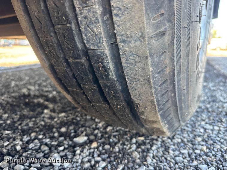 image for item NU9692 2014 Auto Mate Enclosed cargo trailer