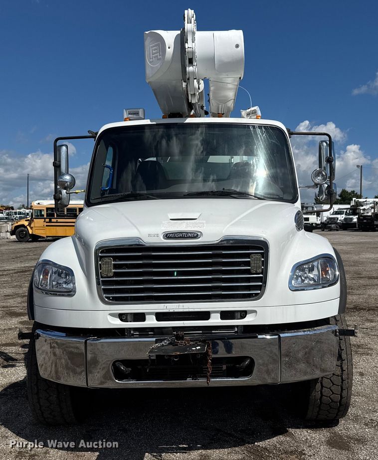 CAMIóN CON CANASTILLA 2014 FREIGHTLINER ALTEC