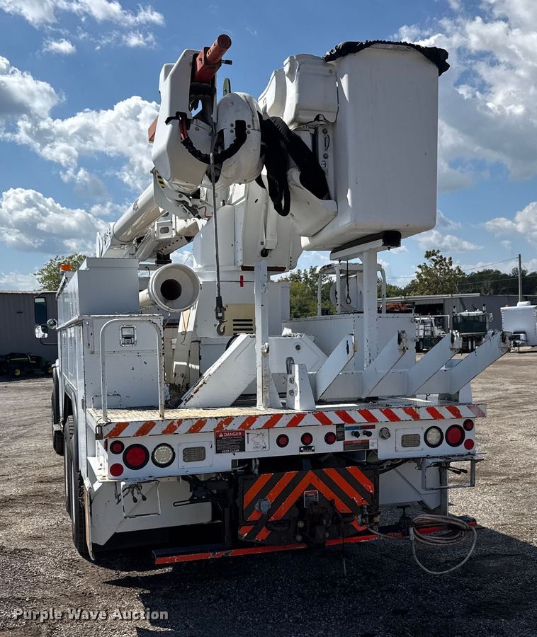 image for item NU9694 2014 Freightliner Business class M2  bucket truck