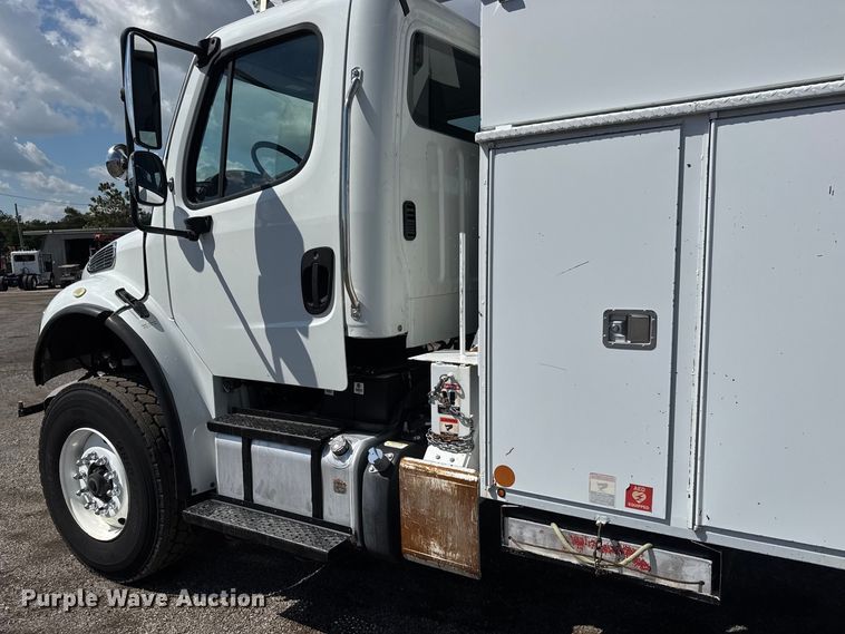 image for item NU9694 2014 Freightliner Business class M2  bucket truck