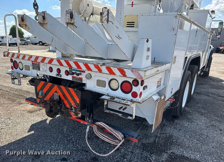 image for item NU9694 2014 Freightliner Business class M2  bucket truck