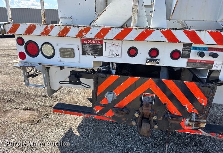 image for item NU9694 2014 Freightliner Business class M2  bucket truck