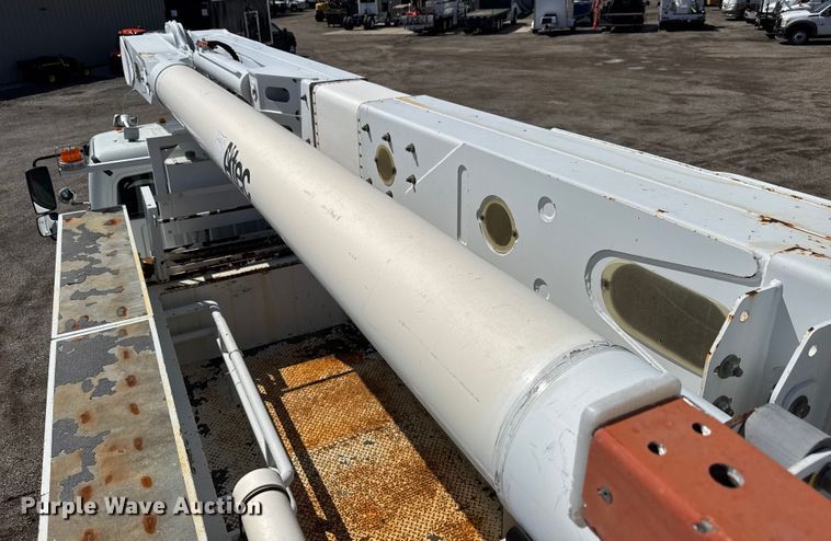 image for item NU9694 2014 Freightliner Business class M2  bucket truck