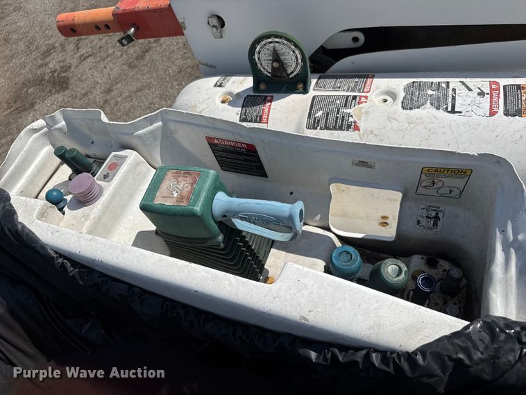 image for item NU9694 2014 Freightliner Business class M2  bucket truck