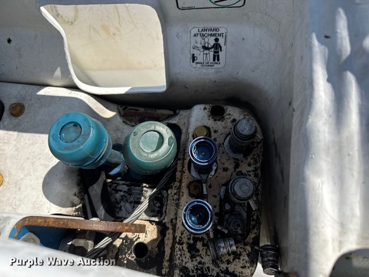 image for item NU9694 2014 Freightliner Business class M2  bucket truck