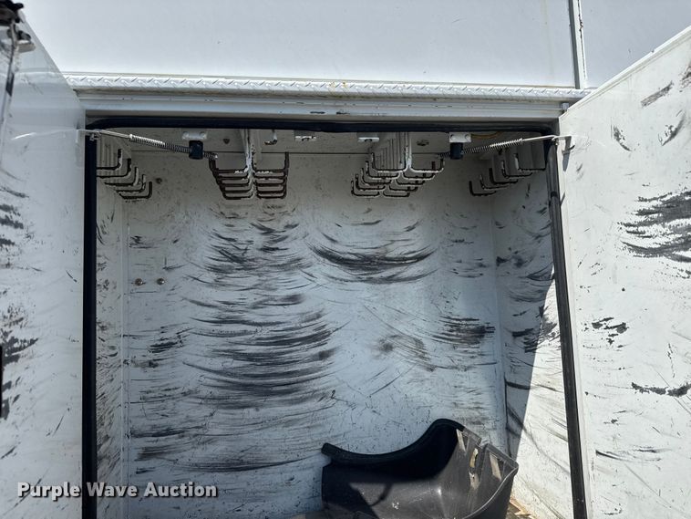 image for item NU9694 2014 Freightliner Business class M2  bucket truck