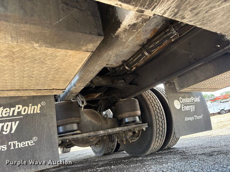 image for item NU9694 2014 Freightliner Business class M2  bucket truck