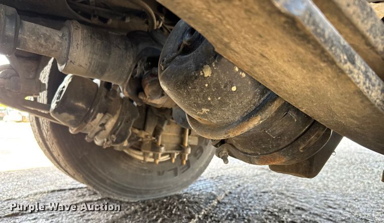 image for item NU9694 2014 Freightliner Business class M2  bucket truck