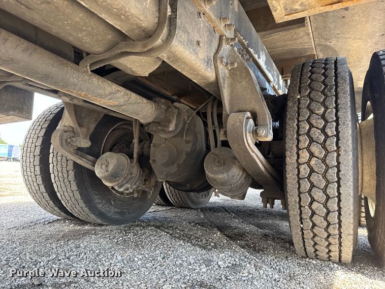 image for item NU9694 2014 Freightliner Business class M2  bucket truck