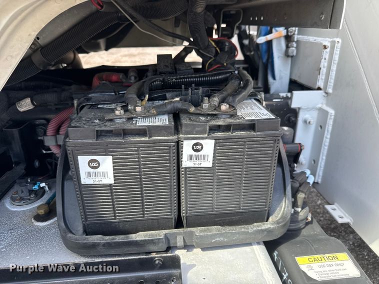 image for item NU9694 2014 Freightliner Business class M2  bucket truck