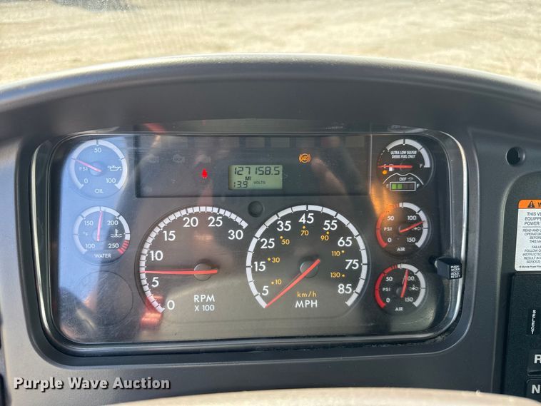 image for item NU9694 2014 Freightliner Business class M2  bucket truck