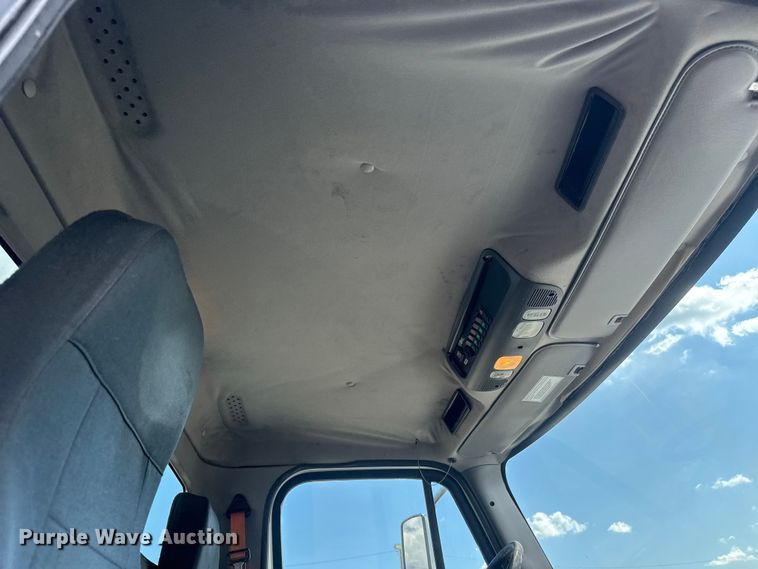 image for item NU9694 2014 Freightliner Business class M2  bucket truck