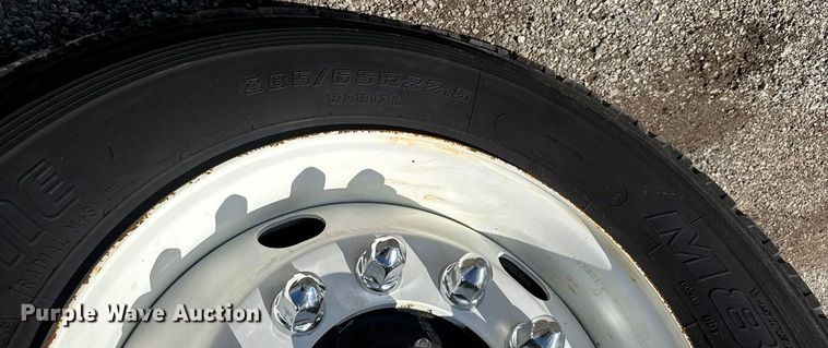 image for item NU9694 2014 Freightliner Business class M2  bucket truck