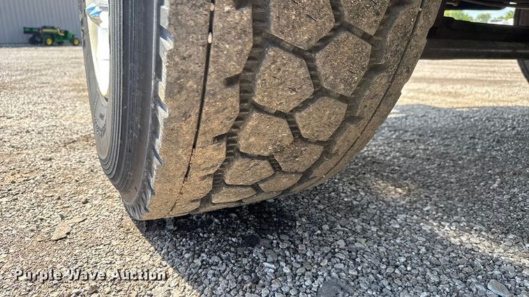 image for item NU9694 2014 Freightliner Business class M2  bucket truck