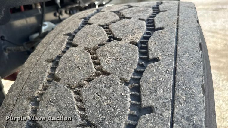 image for item NU9694 2014 Freightliner Business class M2  bucket truck