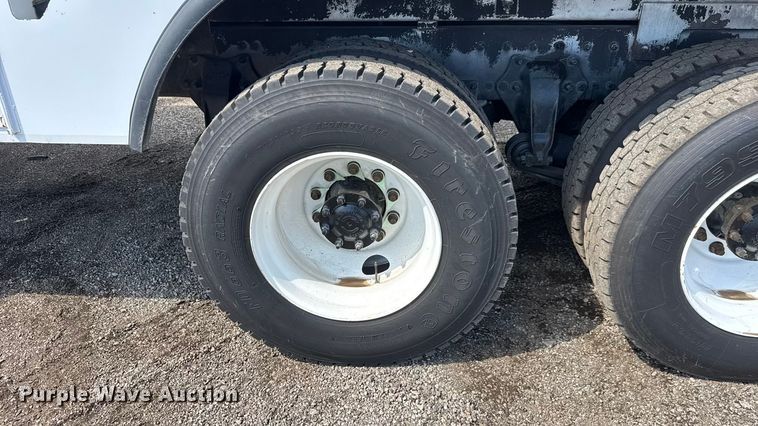 image for item NU9694 2014 Freightliner Business class M2  bucket truck