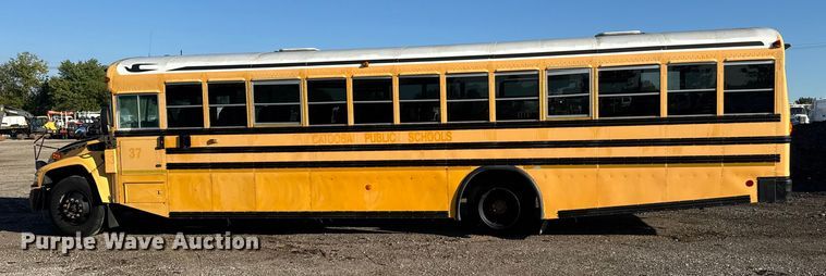 image for item NU9701 2009 Blue Bird Vision school bus
