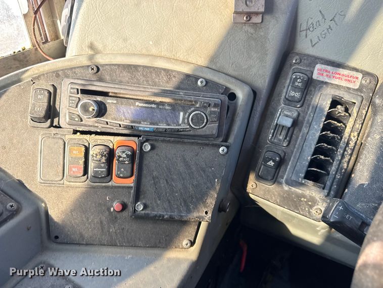 image for item NU9701 2009 Blue Bird Vision school bus