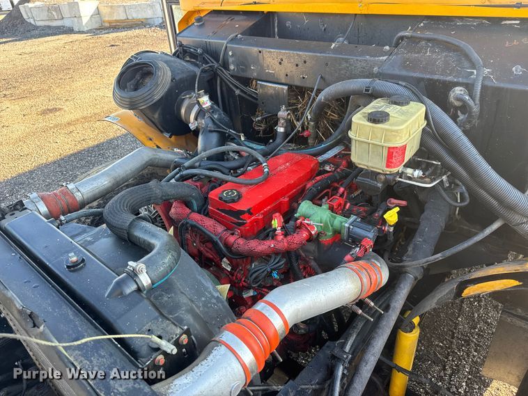 image for item NU9701 2009 Blue Bird Vision school bus