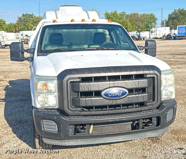 image for item NU9702 2011 Ford F350 Super Duty XL flatbed pickup truck