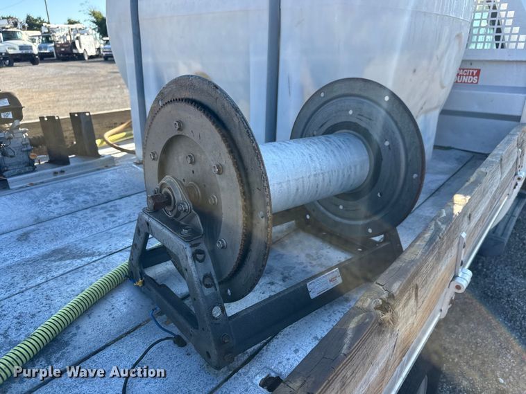 image for item NU9702 2011 Ford F350 Super Duty XL flatbed pickup truck