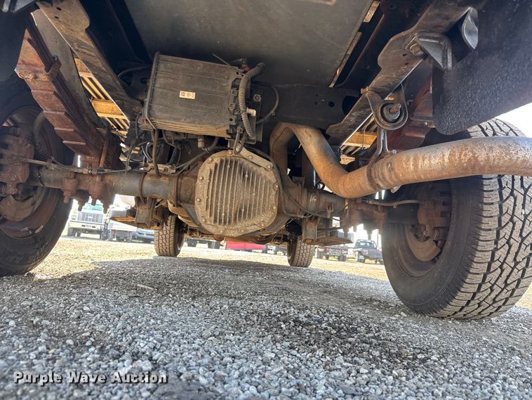 image for item NU9702 2011 Ford F350 Super Duty XL flatbed pickup truck