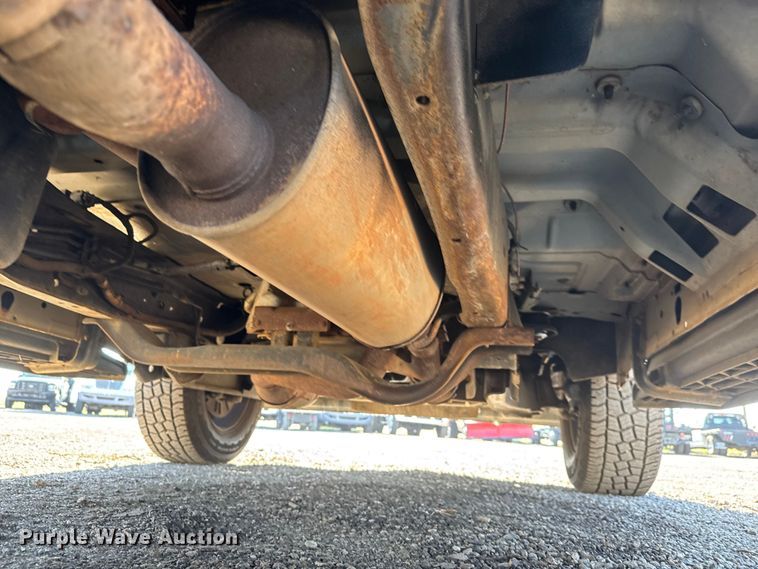 image for item NU9702 2011 Ford F350 Super Duty XL flatbed pickup truck