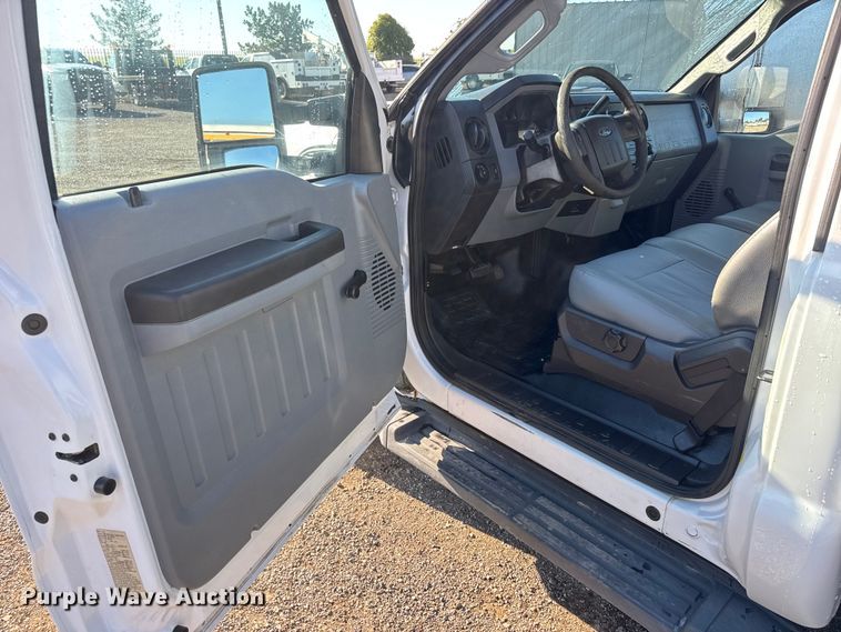 image for item NU9702 2011 Ford F350 Super Duty XL flatbed pickup truck