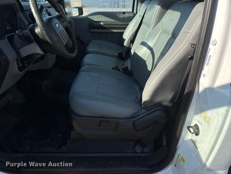 image for item NU9702 2011 Ford F350 Super Duty XL flatbed pickup truck