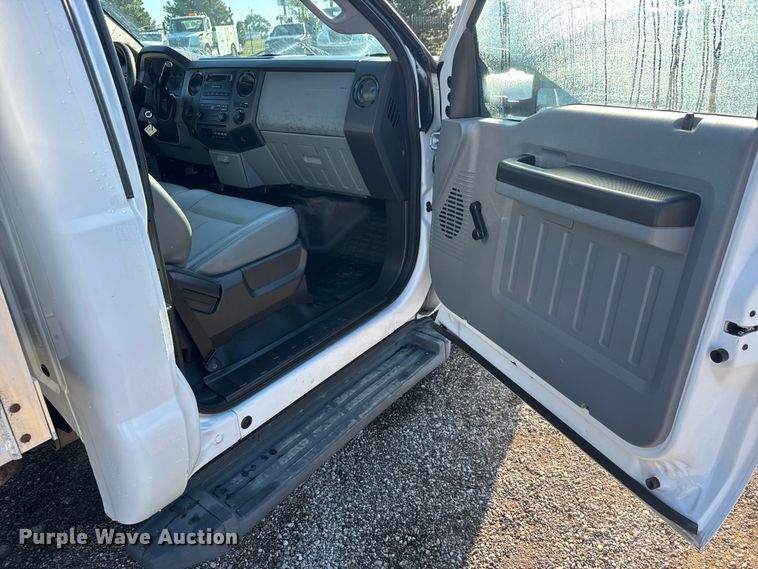 image for item NU9702 2011 Ford F350 Super Duty XL flatbed pickup truck