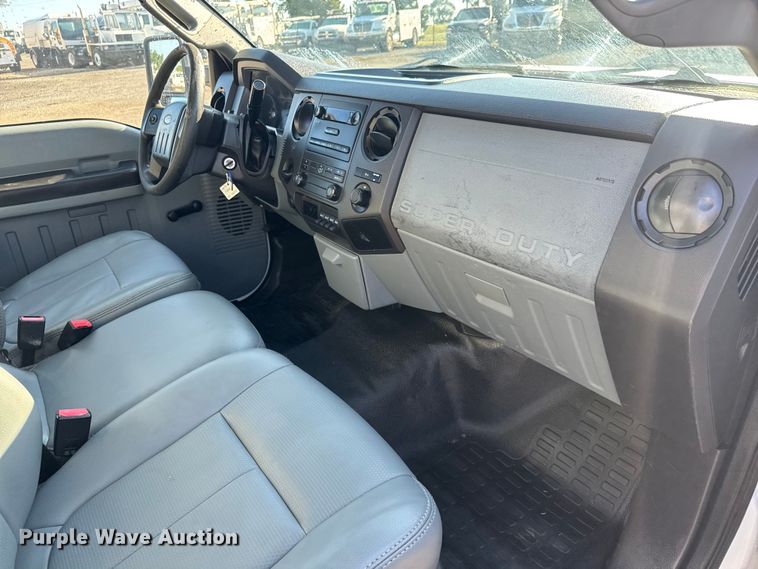 image for item NU9702 2011 Ford F350 Super Duty XL flatbed pickup truck