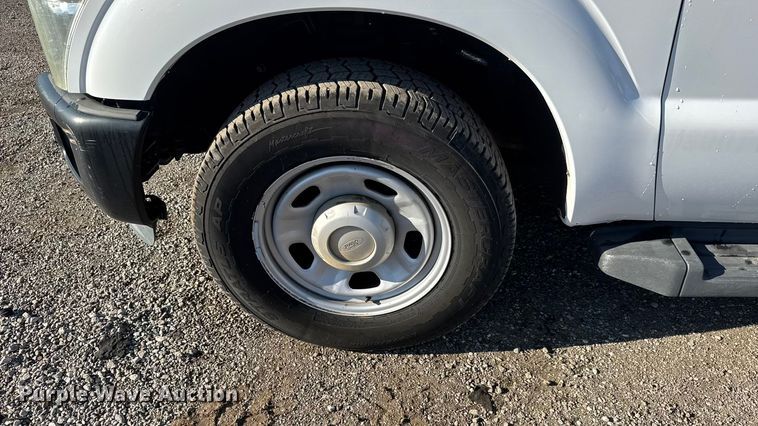 image for item NU9702 2011 Ford F350 Super Duty XL flatbed pickup truck