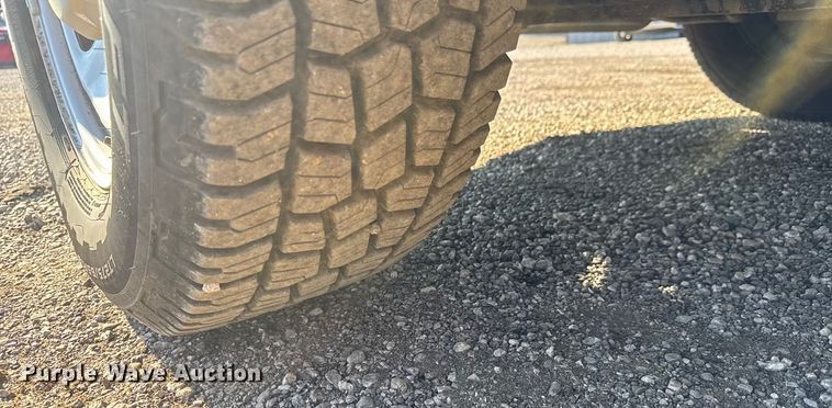 image for item NU9702 2011 Ford F350 Super Duty XL flatbed pickup truck