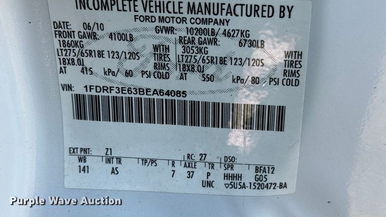 image for item NU9702 2011 Ford F350 Super Duty XL flatbed pickup truck