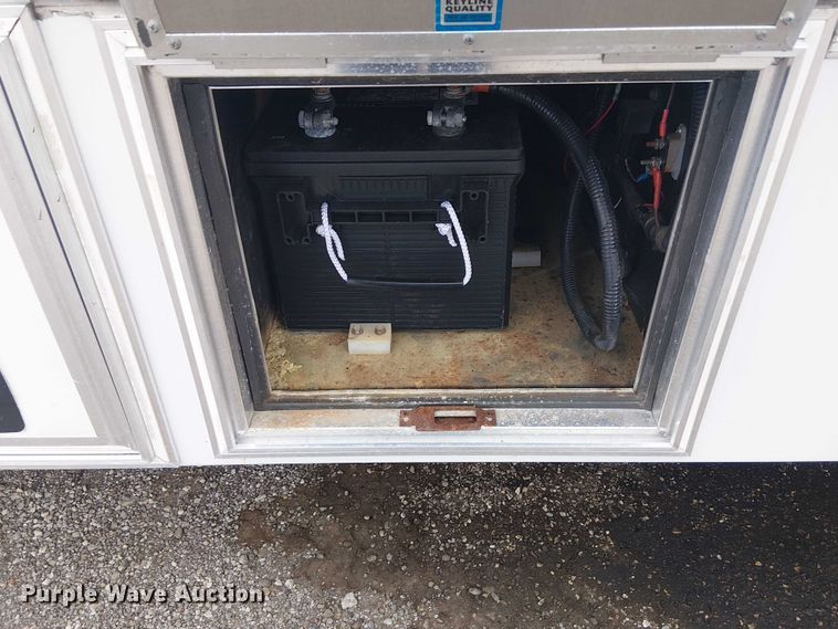 image for item NU9712 2007 GMC C5500 mobile medical unit