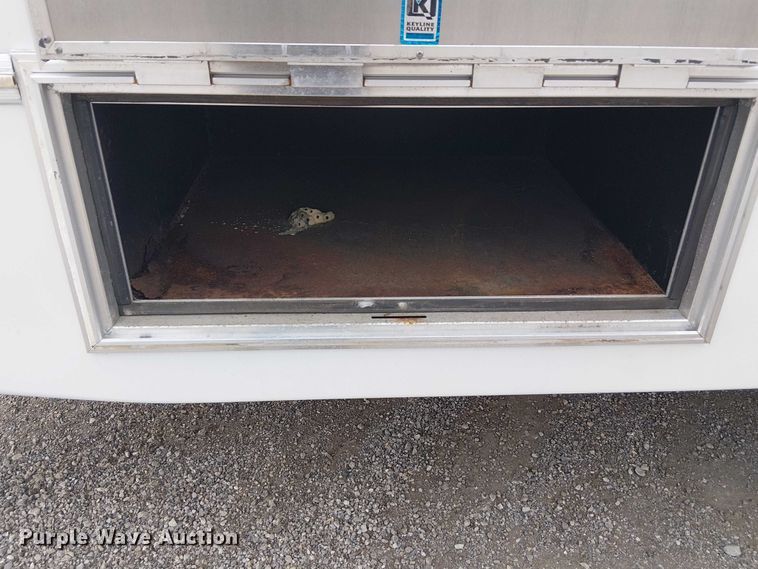 image for item NU9712 2007 GMC C5500 mobile medical unit