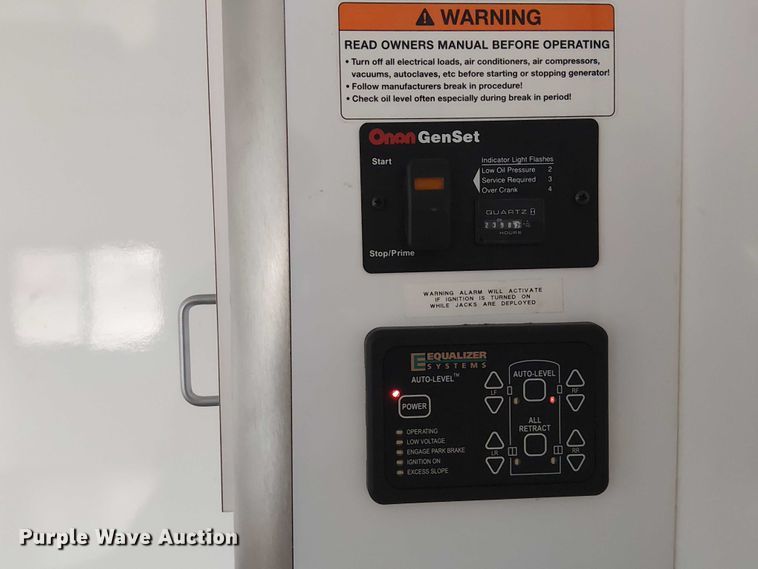 image for item NU9712 2007 GMC C5500 mobile medical unit